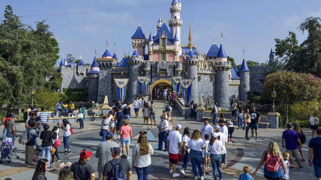 Algunos precios de los parques de Disney subieron repentinamente