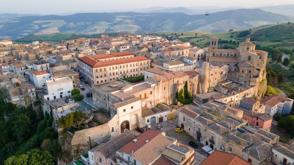 Dentro de Irsina, el pueblo italiano que ha sido repoblado por estadounidenses