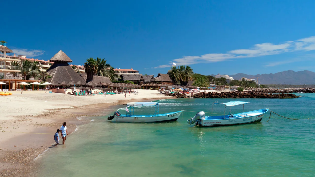 El precio de alquilar una villa o una suite de hotel aquí viene con la garantía de descansar en una playa sin aglomeraciones. (Crédito: pierre rochon/Alamy Stock Photo)