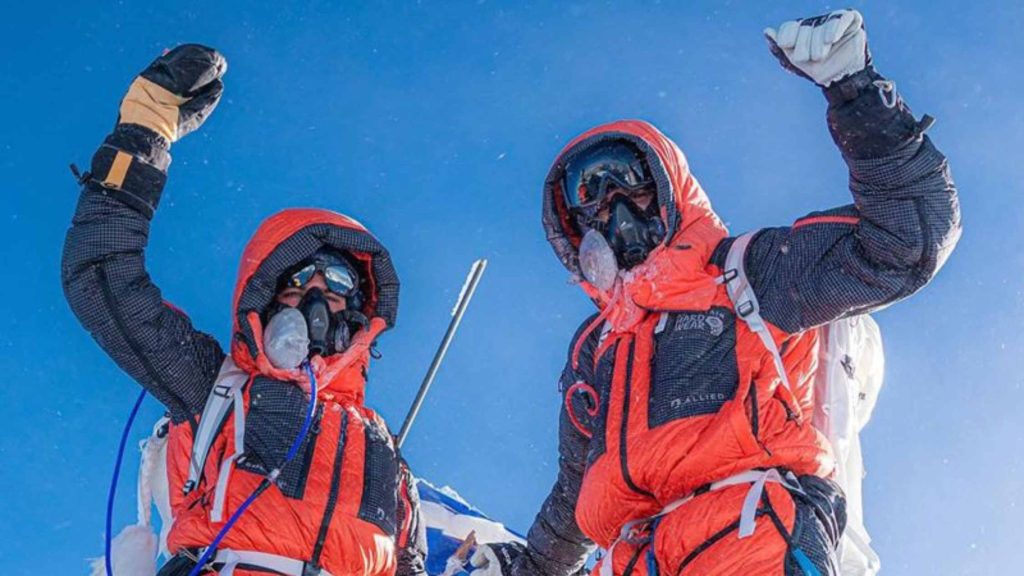 Escaladores sordos hacen historia en el Everest