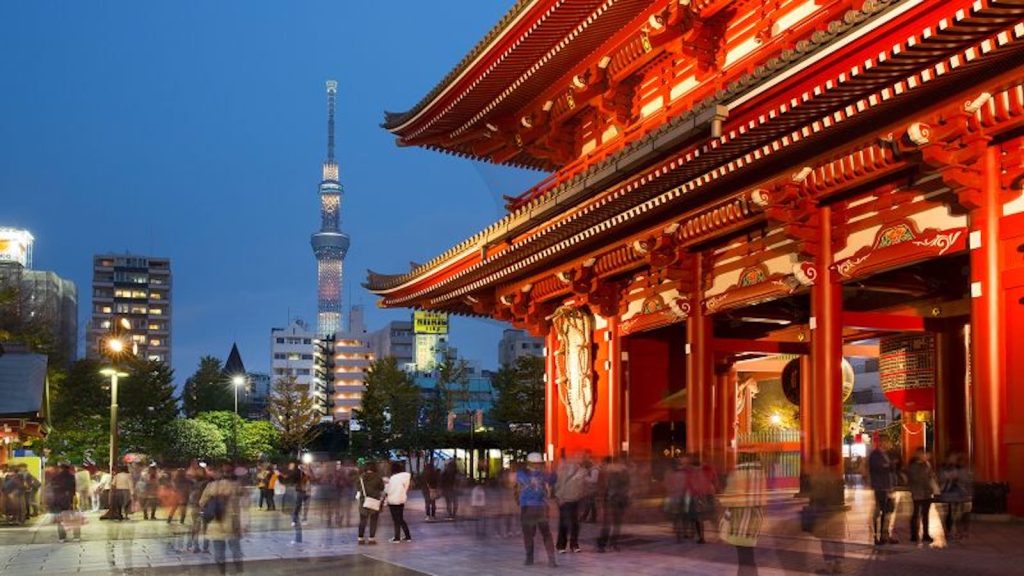 Tokio, la ciudad más grande del mundo es un paraíso futurista. Pero algunas cosas permanecen atrapadas en el pasado