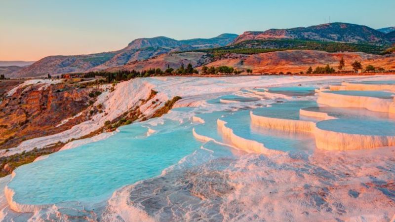 Así es el mágico país de las piedras blancas con piscinas efervescentes