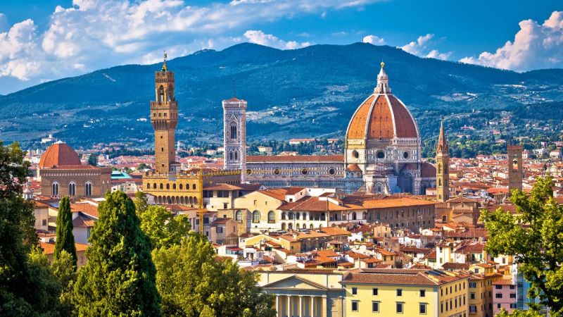 Florencia, Italia, prohíbe las cajas para llaves y los altavoces de los guías para hacer frente al turismo excesivo